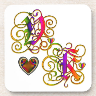 V Aime K sur le Dessous de verre blanc avec les co