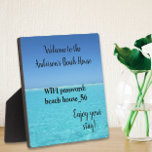 Vacation Beach Zuhause WIFI-Informationskennwort Fotoplatte<br><div class="desc">Dieses Design entstand durch digitale Kunst und kann in dem Bereich personalisiert sein, der durch das Ändern des Fotos und/oder Textes zur Verfügung gestellt wird. Oder Sie können es anpassen, indem Sie den Mausklick auswählen, um weitere Optionen anzupassen, um die Farbe des Hintergrunds zu löschen oder zu ändern, Text hinzuzufügen,...</div>