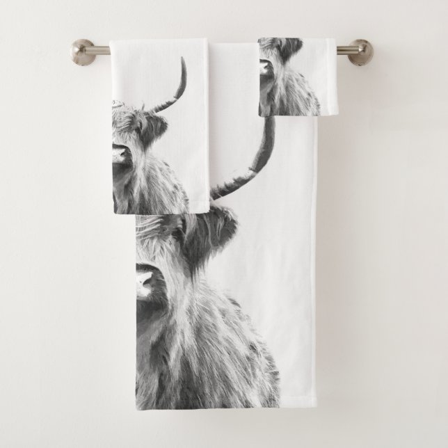 Vache des montagnes noire et blanche (En situation)