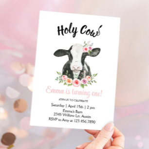 Vache florale rose avec invitation imprimée vache