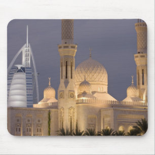 VAE, Dubai. Moschee am Abend mit Burj al Arab Mousepad