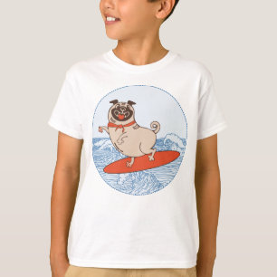 Vague à cheval heureux chien carlin sur le T-Shirt
