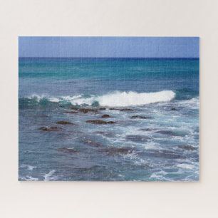 Vagues océaniques contre les rochers Jigsaw Puzzle