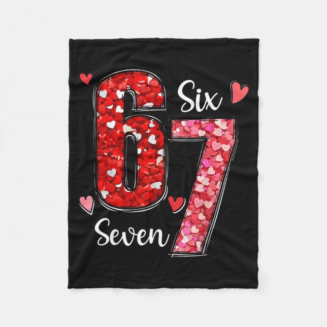 Valentine 67 Six Seven Meme Rose Hearts Valentine’ Fleecedecke (Vorderseite)