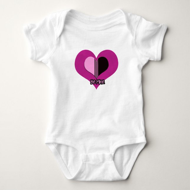 Valentine Heart Pink and Black Be Mine Baby Strampler (Vorderseite)