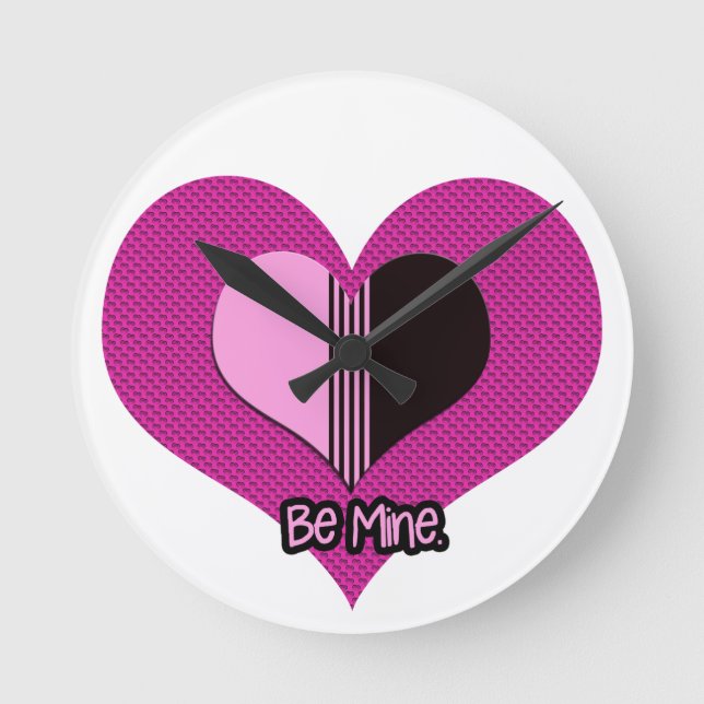 Valentine Heart Pink and Black Be Mine Runde Wanduhr (Vorderseite)