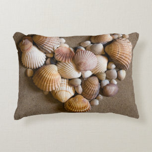 Valentine-Herz gemacht mit Muscheln Dekokissen