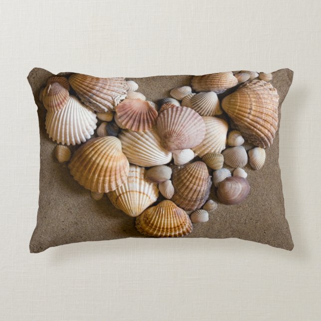 Valentine-Herz gemacht mit Muscheln Dekokissen (Vorderseite)