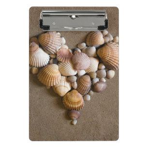 Valentine-Herz gemacht mit Muscheln Mini Klemmbrett