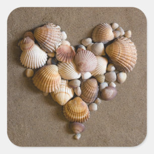 Valentine-Herz gemacht mit Muscheln Quadratischer Aufkleber