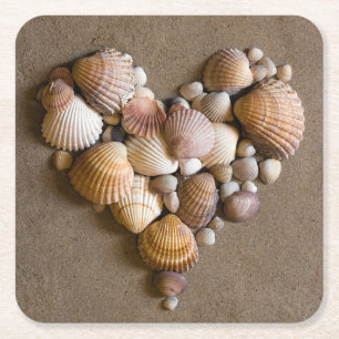 Valentine-Herz gemacht mit Muscheln Rechteckiger Pappuntersetzer