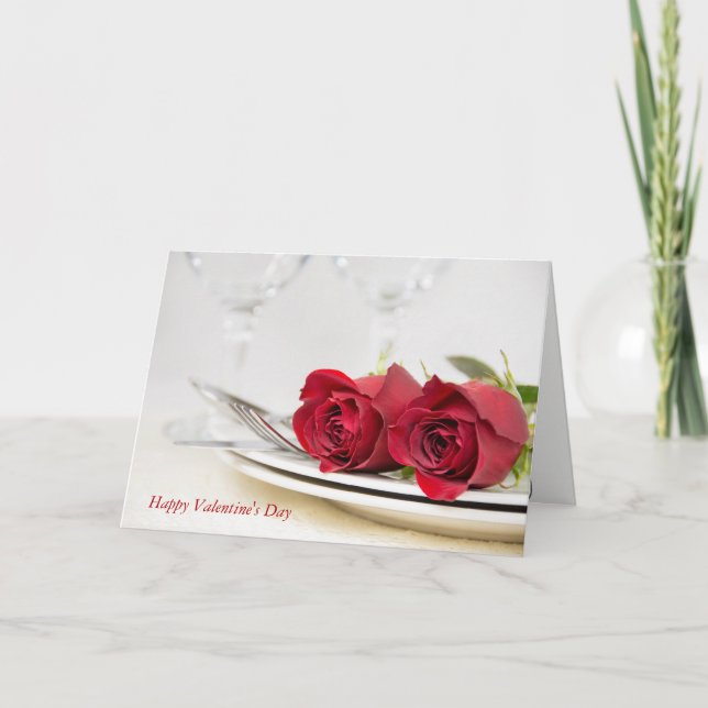 Valentine-Rote Rosen auf Platte Feiertagskarte (Vorderseite)