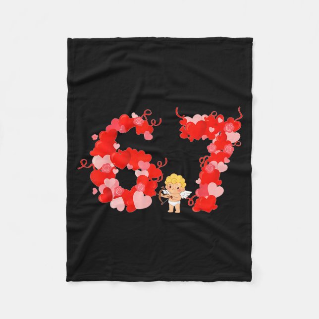 Valentine’s Day Hearts 67 Meme Six Seven 6 7 Cute  Fleecedecke (Vorderseite)