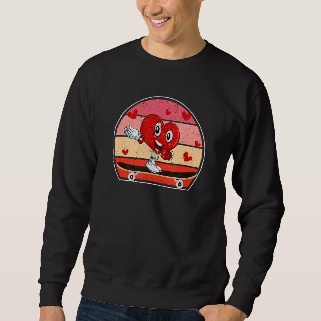 Valentines Day Heart Riding Skateboard  Skater Cou Sweatshirt (Vorderseite)
