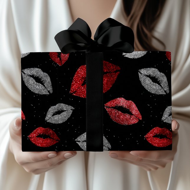 Valentines Red Silver Glitter Lips on Black  Geschenkpapier (Von Creator hochgeladen)