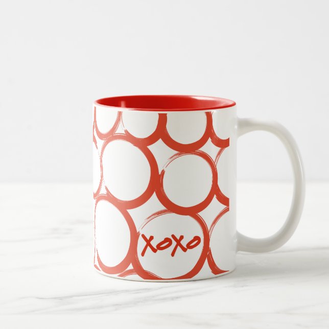 Valentinsgruß gemaltes XOXO Zweifarbige Tasse (Rechts)