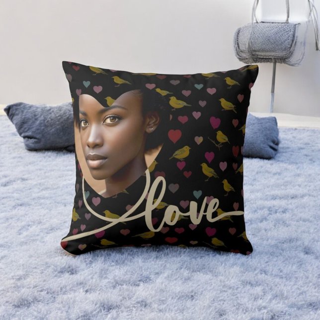 Valentinstag mit Kanarienvogel Kissen (Von Creator hochgeladen)