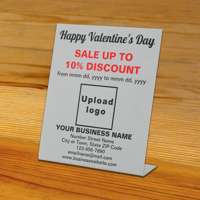 Valentinverkauf auf grauem Grund Sockelschild (Business Valentine sale on gray pedestal sign. Signage to attract more customers.)