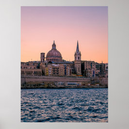Valletta-Silhouette bei Morgengrauen: Ein Dezember Poster
