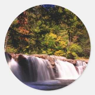 Valley Waterfall Runder Aufkleber