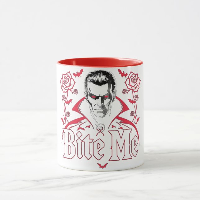 Vampire foncé "Bite Me" Halloween Humour Mug (Centre)