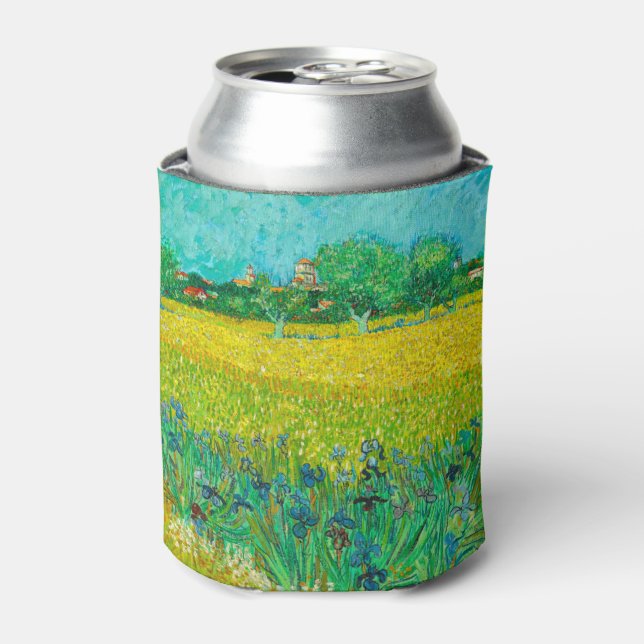Van Gogh Field mit Irische in der Nähe von Arles Dosenkühler (Kanne Vorderseite)