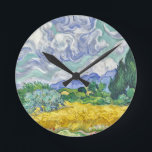 Van Gogh Runde Wanduhr<br><div class="desc">"Van gogh", "Van go", "vincent Van gogh", "Weizenfeld mit Zypressen", "Van Gogh Weizenfeld-Zypressen", "Fine Art", Vangogh, Malerei, Meister, modische Natur</div>