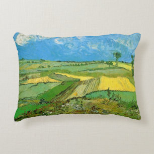 Van Gogh Weizenfelder in Auvers unter bewölktem Hi Zierkissen