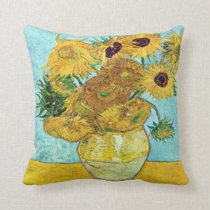 Vase mit zwölf Sonnenblumen von Vincent van Gogh Kissen