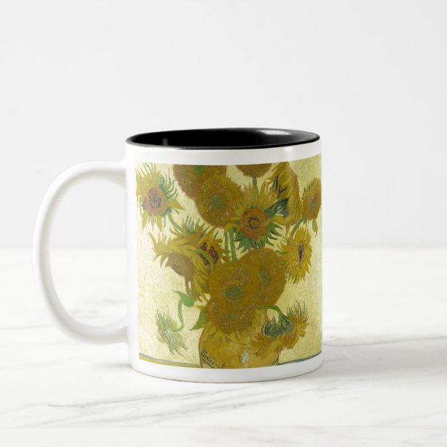 Vase mit zwölf Sonnenblumen von Vincent van Gogh Zweifarbige Tasse (Links)