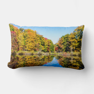 Vassar Farms Pond Lendenkissen