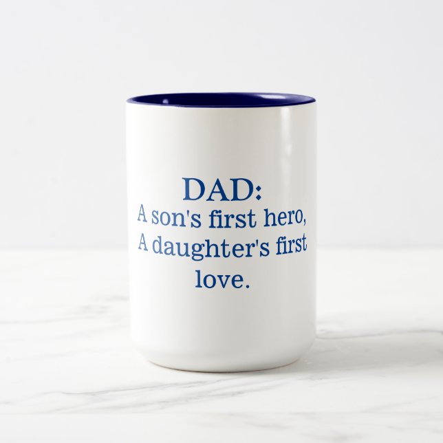 Vater A Sons First Held A Daughters Erste Liebe Zweifarbige Tasse (Mittel)