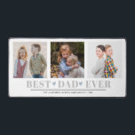 VATER BEST VATER JE Collage 3 Foto BLUE Hearts Schreibtischunterlage<br><div class="desc">Überraschen Sie Ihren Vater mit dieser sinnvollen Schreibtischmatte!! Mit diesem phantastischen Design, das drei (3) Ihrer Lieblings-Fotos und die individuelle Botschaft verwendet, schaffen Sie einen feinen Saft für den Neuen VATER zu Weihnachten oder zum VATER's Day. "Best VATER Ever" erscheint unten in zartem, grauem Schriftzeichen mit kleinen blauen Herzen. Ideal...</div>