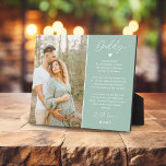Vater | Daddy from Bump Keepake Foto Plaque Fotoplatte<br><div class="desc">Daddy from Bump - Diese zeitgenössische Sake-Foto-Plakette ist das perfekte Geschenk für Väter! Der Hintergrund kann in jede Farbe geändert werden,  und Nachrichten/Gedichte können so angepasst werden,  dass sie für Sie persönlich sind. Kann auch ein besonderes Geschenk für Geburtstage,  Jahrestage oder Weihnachten sein.</div>