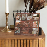 Vater Definition Holzkörnerkollage Tagesfotografie Fotoplatte<br><div class="desc">Schicke deinem Vater ein wunderschönes personalisiertes Geschenk, das er für immer schätzen wird. Die Plakette ist wie eine Wörterbuchdefinition mit "Vater" entworfen, die in einem schönen, handgeschriebenen schwarzen Skriptstil gestaltet ist. Spezielle personalisierte Foto-Collage-Foto-Blockade für die Familie, um Ihre eigenen Fotos und Erinnerungen zu zeigen. Unser Design zeichnet sich durch ein...</div>