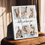 Vater der Familie - FotoCollage des Vaters Fotoplatte<br><div class="desc">Feiern Sie Ihren Vater mit dem "Besten Vater je" Foto Collage Plaque, eine herzliche Hommage an den Mann, der die Welt für Sie bedeutet. Diese wunderschön gestaltete Plakette besticht durch eine hochwertige, individuell gestaltbare Collage aus Foto, in der Sie wertvolle Erinnerungen und besondere Momente vorstellen können. Die Collage ist elegant...</div>
