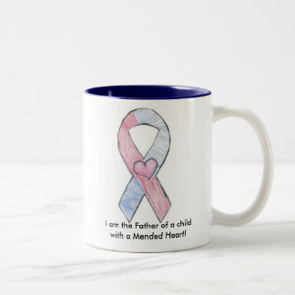 Vater eines Kindes mit einem ausgebesserten Herzen Zweifarbige Tasse