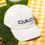 Vater Einfache Coole moderne Typografie Bestickte Baseballkappe<br><div class="desc">Vater Simple Cool Modern Typografy Custom Sticked Baseball Cap bietet die einfache moderne bestickte Text "Vater". Perfekt als Geschenk für Vater's Day,  Weihnachten,  Geburtstag und mehr. Erstellt von Evco Studio www.zazzle.com/store/evcostudio</div>