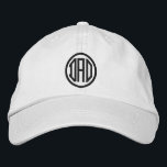 Vater Einfache moderne Typografie Bestickte Baseballkappe<br><div class="desc">Vater Simple Modern Typografy Custom Sticked Baseball Cap bietet die einfache moderne bestickte Text "Vater". Perfekt als Geschenk für Vater's Day,  Weihnachten,  Geburtstag und mehr. Erstellt von Evco Studio www.zazzle.com/store/evcostudio</div>