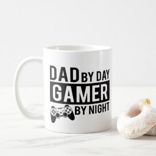 Vater für Tag Spielerin für Nacht Kaffeetasse