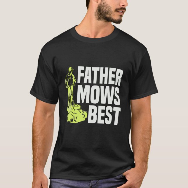 Vater mäht beste Rasenmäher mähen den Garten des V T-Shirt (Vorderseite)