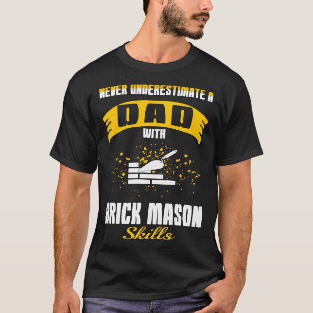 Vater mit Ziegelsteinen T-Shirt (Vorderseite)