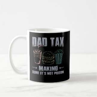 Vater Steuern, um sicherzustellen, dass ihr nicht Kaffeetasse