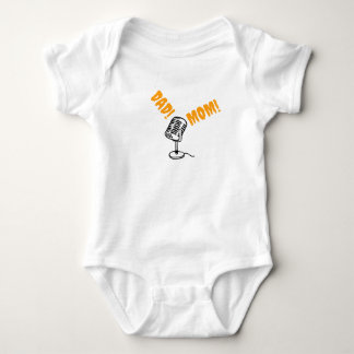 Vater und Mama auf dem Mikrofon anrufen Baby Strampler