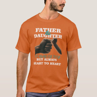 Vater und Tochter sehen nicht immer Auge, sondern T-Shirt