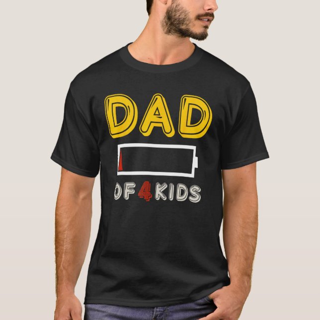 Vater von 4 Kindern Voll Batterie lustiger Vater T T-Shirt (Vorderseite)