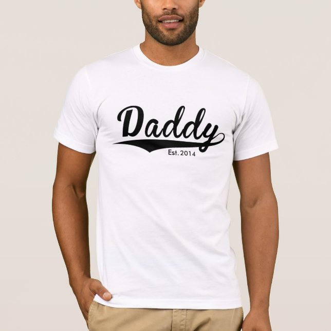 Vatertag - "Papa Est. Jahr hinzufügen" T-Shirt (Vorderseite)