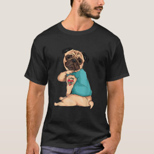 Vatertagsgeschenk lustiger Hund Mops in der Liebe T-Shirt