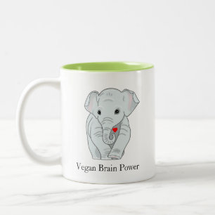 Veganer Hirn-Power Elefant, der ein Herz hält Zweifarbige Tasse