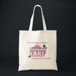 Vegas Bachelorette Tüte Tragetasche<br><div class="desc">Las Vegas thematische Taschen, um mit Ihrem Junggeselinnen-Abschied! Diese Vegas thematisch gestalteten, individuell anpassbaren Accessoires sind perfekte Geschenke für Brautpaare. Ändern Sie die Farben, den Namen der Braut, etc. und machen Sie diese für Ihr Bachelorette Wochenende zu Ihrem eigenen! Finden Sie die passenden T - Shirt in unserer vegas bachelorette...</div>